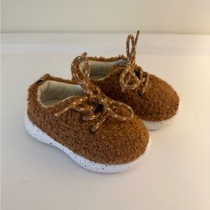 Baby Gap | Sherpa Sneakers | 6-12 M